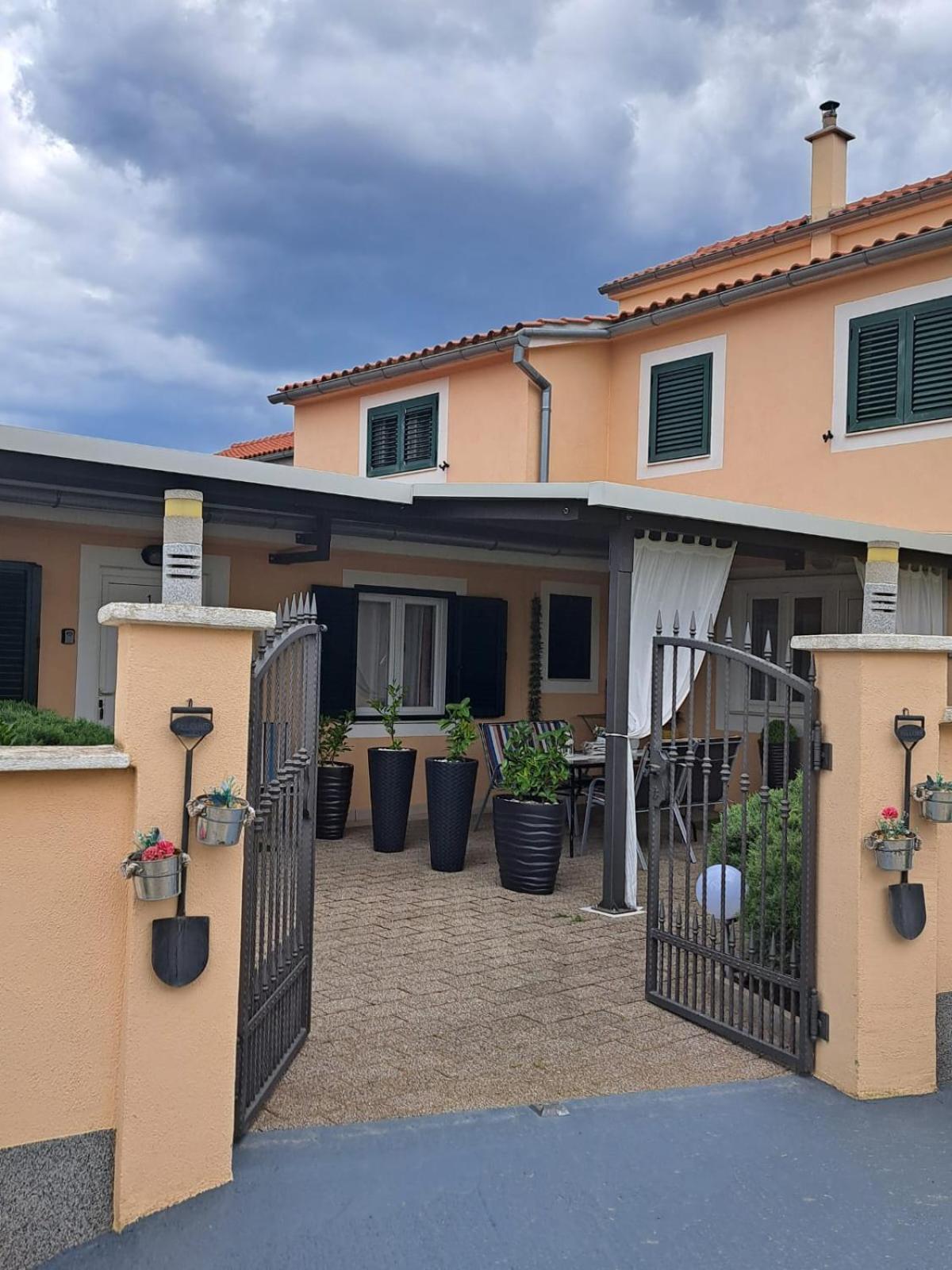 Apartments Andela Skradin Extérieur photo