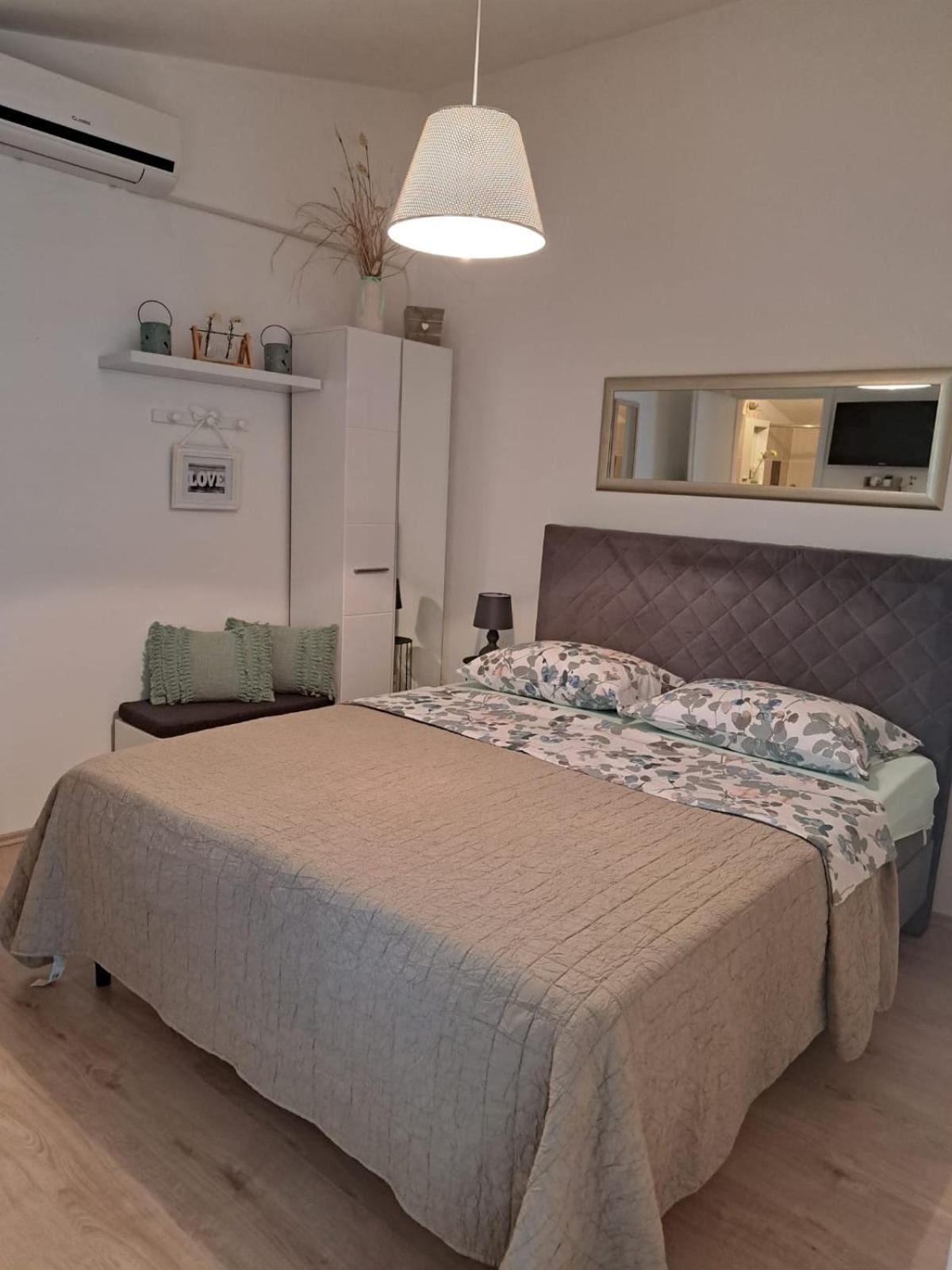 Apartments Andela Skradin Extérieur photo